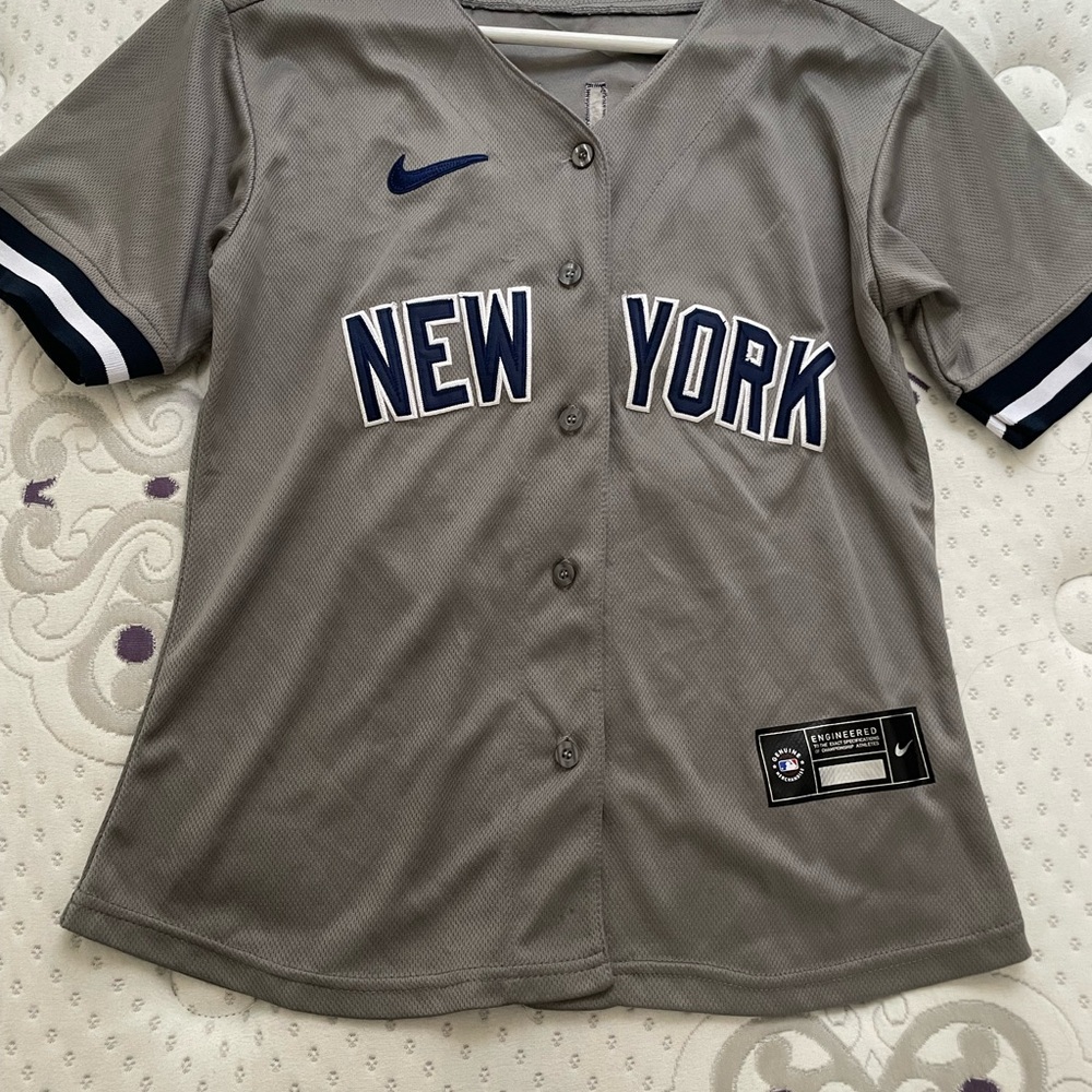 Nike New York Yankees Jersey Kids size